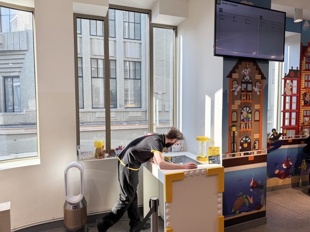 Магазин LEGO в Амстердаме